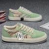 Sapatos de palha trançados da moda nacional, calçados masculinos personalizados e modernos, primavera de 2025, novos sapatos casuais de veludo cotelê para pescador