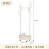 Cabideiro móvel de ferro simples com cesta de malha de grande capacidade, cabide de chão para armazenamento na sala de estar e quarto de casa