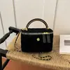 Bolsa Feminina Pequena Estilo Chanel Luxo Leve Outono 2026 Pequena Bolsa Transversal Toque Casual de Alto Padrão Doce Bolsa Caixa