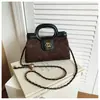 Elegante bolso acolchado nuevo con bloques de color y cadena, bolso de mano cuadrado pequeño elegante y versátil, bolso cruzado de hombro de moda para mujer