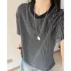 Camiseta Casual Minimalista Preto e Branco Estilo Preguiçoso de Manga Curta para Homens e Mulheres, Gola Redonda, Caimento Solto, Versátil, Top Pulôver Relaxado