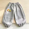 Calça de moletom infantil 2026 primavera e outono 3D boneco de carro calça casual para meninos e meninas fofa modelagem solta com punhos afunilados calça comprida