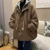 Abrigo de lana con capucha de bloques de color, top versátil vintage de alta gama para hombre para otoño e invierno, chaqueta de trabajo de dos piezas simuladas de moda
