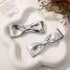 Lazo de Cuero Plateado Dulce Fresco Femenino DIY Hecho a Mano Pin Lateral Zapatos Flor Bolso Accesorios para el Cabello Ropa