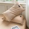 Funda de almohada lisa de terciopelo coral de leche engrosado para otoño e invierno, un par de fundas de almohada, funda individual para relleno de almohada, venta al por mayor