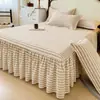 Novo 2024 Saia de Cama de Flanela Escovada 100% Algodão Peça Única Algodão Puro Espessado Capa de Cama 1.8m Fronha Conjunto de Três Peças Estilo Princesa