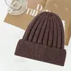 Gorros de Lana Tejida para Hombres y Mujeres, Lisos y Versátiles, Simples y Elegantes, Cálidos para Otoño e Invierno, Gorros Gruesos para Exteriores, Venta al por Mayor y Hechos a Medida