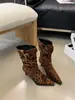 Hebilla de Cinturón de Cuero Puntiaguda para Chica Atractiva Botines Cortos para Mujer Otoño e Invierno 2025 Nuevos Elegantes Botines de Tacón de Aguja Botines Delgados de Gamuza hasta la Mitad de la Pantorrilla para Mujer