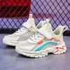 Sapatos para meninos 2022 verão novos modelos para crianças médias e grandes sapatos de malha para meninos sapatos brancos pequenos tênis esportivos de malha respirável para estudantes