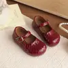 Novedad de Primavera Ramas y Enredaderas Entrelazadas Zapatos Pequeños de Cuero Tejido Color Sólido Retro para Niños Versátiles Zapatos de Cuero Individuales Redondos de Suela Suave para Niñas