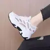 Tênis de Lona com Salto Meio Salto Feminino Primavera 2024 Novo Nicho Original Versátil Sapatos Brancos com Saia Sapatos Femininos