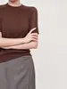 Roupas femininas transfronteiriças no atacado: top de tricô novo, estiloso e versátil, com gola alta discreta, manga curta e corte justo