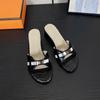 Sandalias Blancas de Tacón Alto con Patrón de Cocodrilo de Gama Alta para Mujer, Primavera/Verano 2026, Punta Abierta con Hebilla Dorada Pequeña, Sandalias de Tira Única con Tacón Grueso
