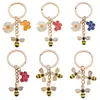 Chaveiro de Abelhinha Fofa Pingente Hexagonal Colorido de Favo de Mel Argola de Chaveiro Acessórios para Chaveiro Celular Bolsa Pingente Decorativo