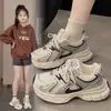 Zapatos Deportivos Casuales para Niñas 2026 Primavera y Otoño Nuevos Zapatos de Malla tipo "Dad Shoes" para Niños Mayores Zapatos Ligeros para Correr para Niños