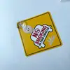 Pegatina de Coche con Ventosa Personalizada de Fábrica 'Bebé a Bordo' Tarjeta de Advertencia Amarilla de Exportación Impresión de Coche