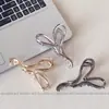 Presilha de Cabelo Ondulada em Formato de Coração Estilo Coreano para Mulheres, Novo Prendedor de Tubarão Doce para a Parte de Trás da Cabeça, Acessório de Cabelo de Alta Qualidade, Piranha Elegante, Ornamento de Cabelo