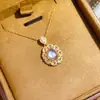 Venta al por mayor de fábrica Popular Colgante de Piedra Lunar Natural Plata S925 Incrustado Piedra Principal 6*8 Joyería de Lujo Venta Directa de Fábrica