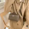 Bolsa de Mão Fashion e Estilosa, Bolsa Lancheira para Mulheres, Nova Versão Coreana 2025, Bolsa Caixa Única, Bolsa de Ombro Versátil e de Alta Qualidade