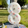 Puesto 32 pulgadas pegatinas blancas de cumpleaños digitales para niños fiesta de un año diseño de escena accesorios para fotos decoración