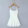 8133-25 Invierno Nuevo Estilo Francés Retro Dulce Sexy Ajustado Bordado Floral Abotonado Vestido con Tirantes