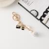 Llavero con colgante pequeño y fragante de bola de diamante, accesorio decorativo de 5 palabras, cadena colgante para bolso de mujer, regalo exquisito.