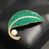 Broche Cuadrado de Cristal de Hoja de Lujo de Gama Alta con Incrustaciones Completas de Diamante y Diseño de Planta de Perlas de Agua Dulce para Mujer
