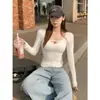Top U-neck puramente desejável estilo garota quente para mulheres, slim-fit de verão, justo, com um design único nos ombros, camiseta de manga longa nicho para usar em camadas