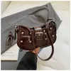 Bolsa Pequena Bolsa Feminina 2025 Verão Novo Estilo Bolsa Quadrada Pequena com Rebites Bolsa de Axila Feminina Bolsa de Ombro Transversal da Moda Fashion