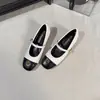 Zapatos de estilo lujo ligero, exquisitos, de alta gama, lujo discreto 2024, cómodos para los pies, adecuados para combinar con faldas, diseño de zapato para mujer moderno y a la moda