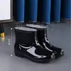 Botas de chuva impermeáveis, antiderrapantes e quentes, de cano alto, espessadas para uso industrial e de mineração, modelos de inverno de cano alto e baixo, botas de chuva masculinas de altura média e curtas