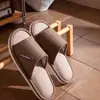 Chinelos casuais de linho da moda 2026 novo modelo para interior com sola grossa macios silenciosos sandálias de chão tamanho extra grande para homens