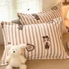 Un par de fundas de almohada de terciopelo de leche engrosadas para otoño e invierno, adecuadas para uso doméstico; fundas de almohada de forro polar de coral, almohadillas para adultos y fundas de almohada (se vende individualmente)
