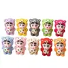 Oso de Fresa de Color Sólido Popular Shin-Chan Dibujo Animado Figura Linda Caja de Regalo Adornos de Resina Accesorios DIY Decoraciones para Coche Venta al por Mayor Ins