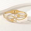 Moda Europeia e Americana joias de aço inoxidável Dourado aberto luxo leve pulseira de borboleta com diamante pulseira de mola de titânio fábrica