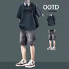 Camiseta de Manga Curta de Verão Masculina Marca da Moda Estudante Estilo Namorado Salty Roupa Legal Bonita Conjunto de Shorts Jeans Botão Hip Hop