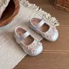 Zapatos Pequeños de Cuero para Niñas 2026 Primavera y Otoño Nuevo Estilo Coreano Zapatos de Princesa Florales para Niños Planos de Suela Suave Bajos para Estudiantes