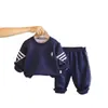 Roupa Infantil Conjunto de Menino para Primavera e Outono 2026 Novo Estiloso Moletom Conjunto de Duas Peças para Bebês Meninos Tendência