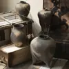 Vaso de cerâmica rústica com esmalte marrom de Jingdezhen em estilo wabi-sabi vintage, vaso para arranjo de flores para salas de estar de hotel e pousada, peça decorativa para galhos secos