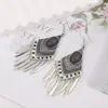 Aretes de Estilo Exótico de Venta Caliente Retro Literario Clásico Dignificado Ganchos para la Oreja Versátil Hueco Moda Borla Colgantes
