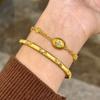 Pulseira de Floco de Neve Dourada Escovada Média Antiga Design de Nicho Retro Estilo Buchi Indústria Pesada Estrela Bamang Elegante Joia para Usar Empilhada