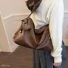 Nova Bolsa Tote de Ombro Grande Capacidade 2026, Bolsa de Couro Vintage de Outono, Bolsa Macia Versátil e Fashion para Mulheres, para o Trabalho e Uso Casual