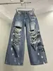 Calça Jeans Banana Ripped Estilosa com Estampa de Letras para Mulheres e Homens, Verão, Caimento Solto para Casais, Modelagem que Emagrece, Jeans Versátil de Perna Reta
