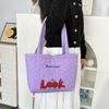 Nova Bolsa de Ombro Acolchoada em Formato de Coração Ins Bolsa Tote com Estampa de Cereja Desenho Animado Fofo Bolsa de Mão de Compras Feminina