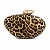 Bolsa Transversal de Ombro Único Estilo Novo Europeu e Americano Feminina, Bolsa Bala Irregular de PU Estampada de Leopardo, Clutch Elegante para Casamento e Noite
