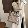 Bolsa de algodão casaco bolsa feminina 2024 Nova bolsa de ombro de linha bordada xadrez de grande capacidade espaço saco de algodão portátil
