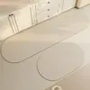 Conjunto de Tapete Drenante para Cozinha Estilo Simples de Terra de Diatomáceas, Resistente a Óleo, Absorvente de Água, Tapete para Pés Antiderrapante, Linhas de Luxo Leve, Tira Longa para Casa