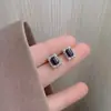 Aretes Cuadrados Pequeños Negros para Mujer, Diseño de Nicho, Aspecto Elegante y de Alta Gama, Versátiles y Modernos, Nuevos Aretes Elegantes 2026
