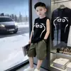 Conjunto de Duas Peças Moda Casual para Crianças Maiores, Estilo Leve, Novo Top Regata e Shorts de Verão 2026 para Meninos