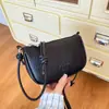 Bolsas Populares Femininas Deste Ano 2025 Verão Nova Bolsa de Ombro Casual de Nicho, Bolsa Transversal Elegante, Doce e Fashion
